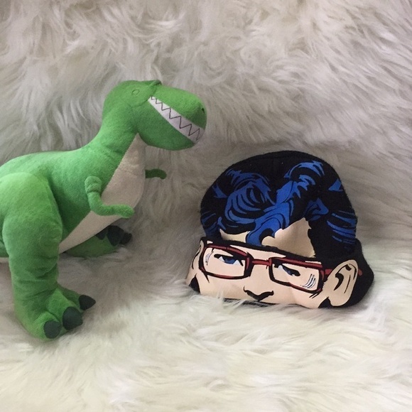 Superman Winter Hat - Picture 2 of 6